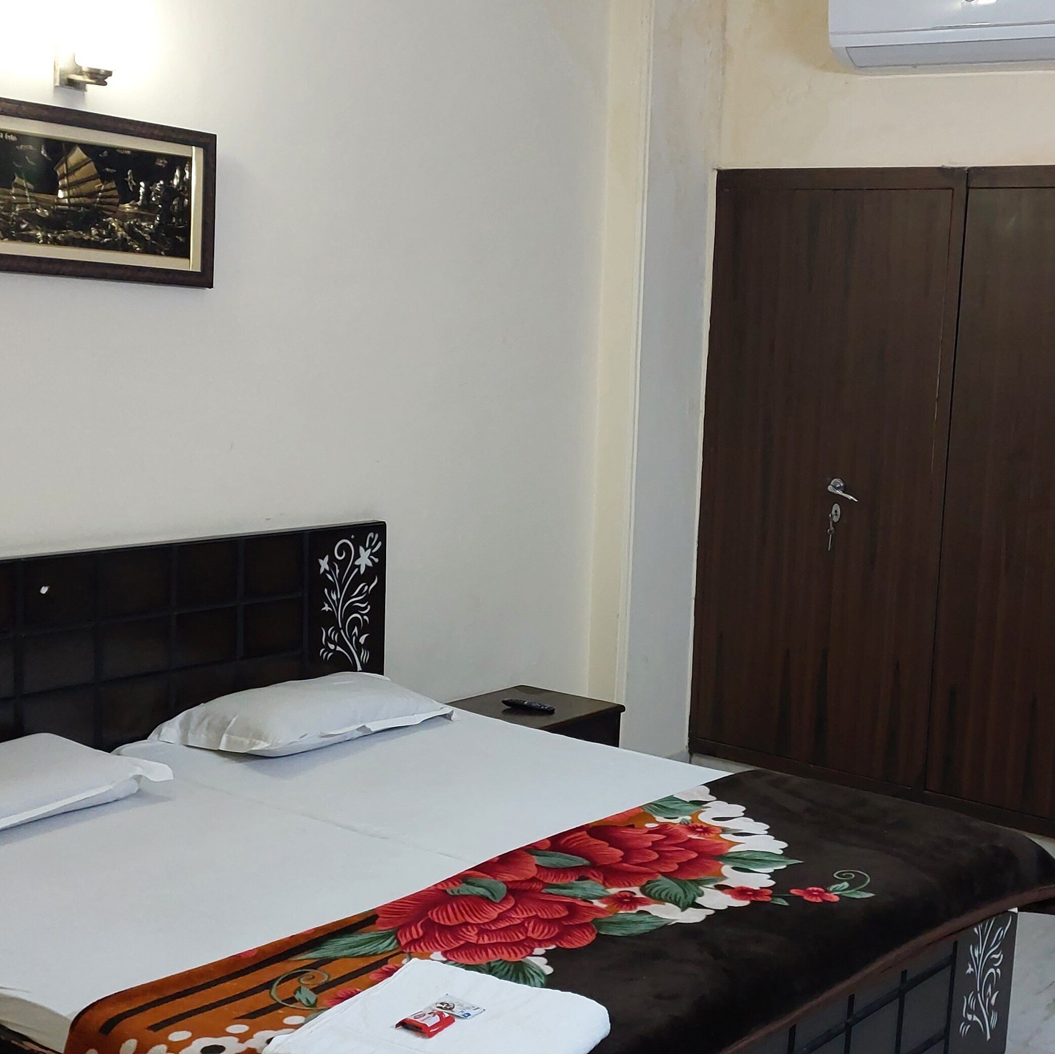 Aastha - Tap to explore photos