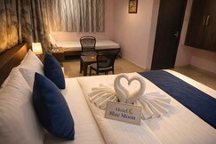 Hotel Blue Moon