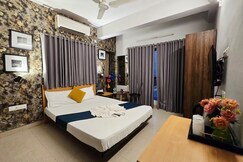 Prime Plaza 500 Meters from New Town Bus Stand