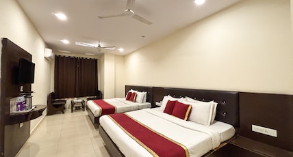 Hotel City Heritage (300mtr from Ganga Ghat) Room Type - Family Room