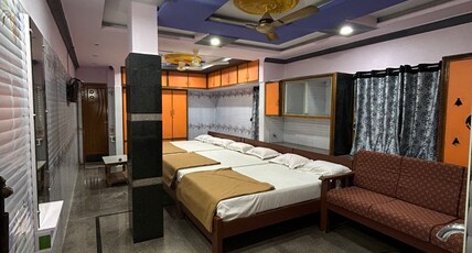 Raghava Residency Room Type - Six Bed AC Room