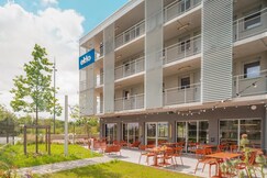 Eklo Hotel Paris Roissy CDG Airport
