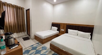 Hotel Shree Shyam Palace Room Type - Triple Bed Room Hotel Shree Shyam Palace Room Type - Triple Bed Room