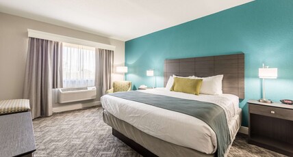 Best Western Plus Sebastian Hotel & Suites Room Type - Suite-1 King Bed, Non-Smoking, High Speed Internet Access, Sofabed, Microwave And Refrigerator, Dvd 
