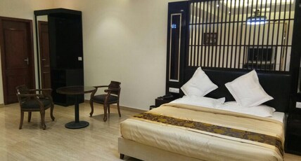 HOTEL ANAND PALACE- 400MTR from Railway Station Room Type - SUITE