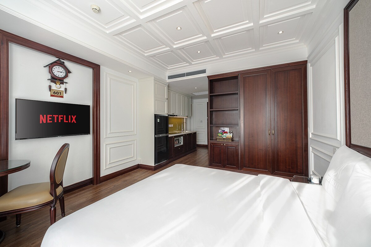 A25 Premium Hotel - 18 Nguyen Hy Quang - Tap to explore photos