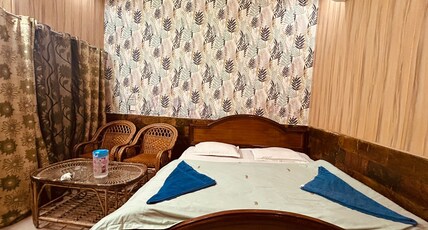 Hotel Urvashi - Banquet Hall Property, Srinagar Room Type - AC Deluxe Room