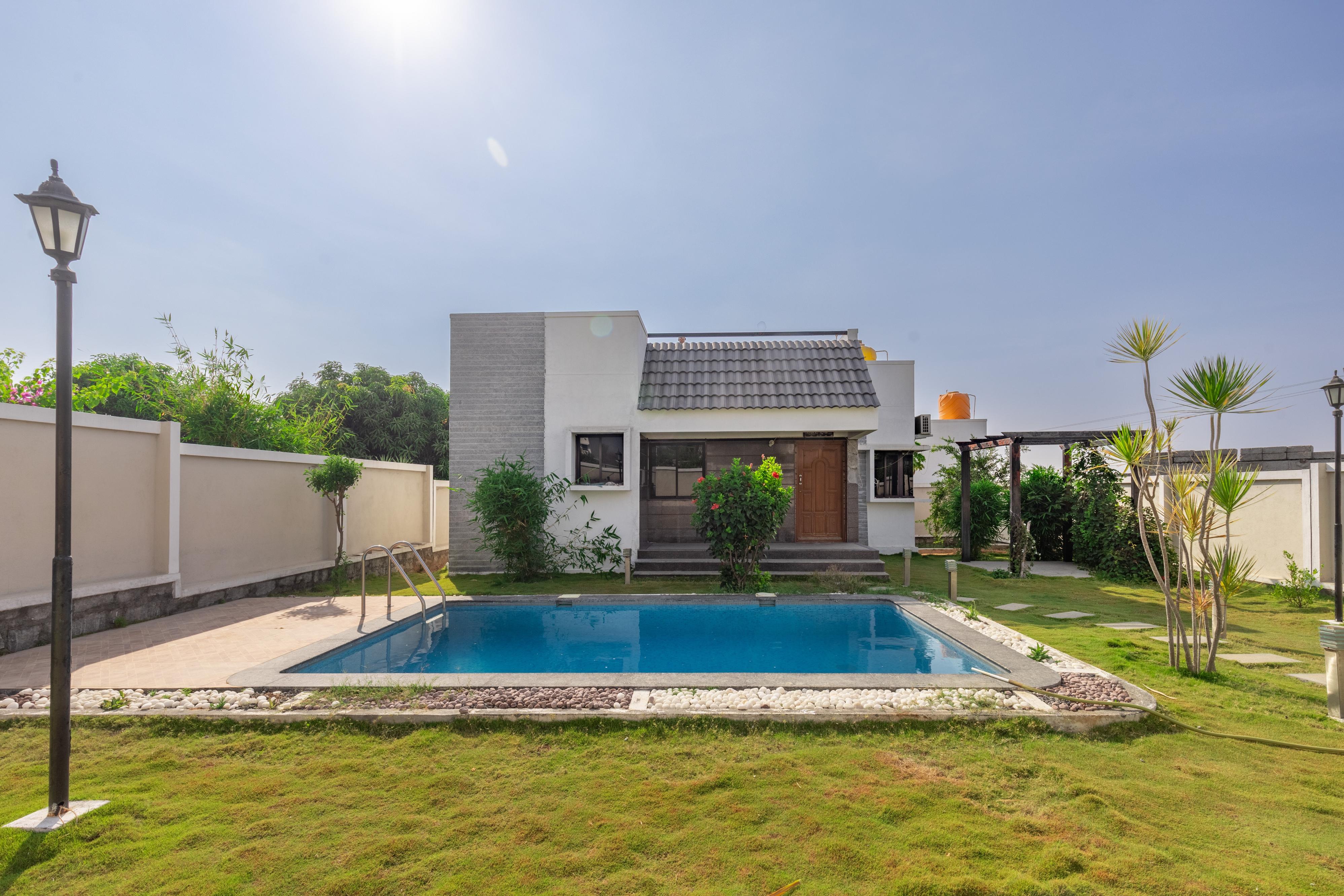 JhilMil Pool Villa by StayJade|2BHK|Pool|Lawn| - Tap to explore photos