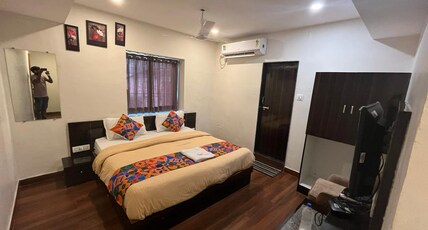 Hotel Sri Krishna Room Type - Deluxe Room with Air Conditioning