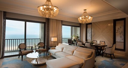 Hilton Haikou Meilan Room Type - KING ONE BEDROOM SUITE