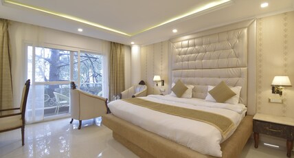 Hotel Royal Castle Room Type - Suite Room with Balcony