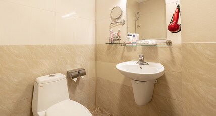 A25 Hotel - 46 Chau Long Room Type - Deluxe Double