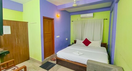 GREEN WOOD HOTEL Room Type - Luxury AC Room