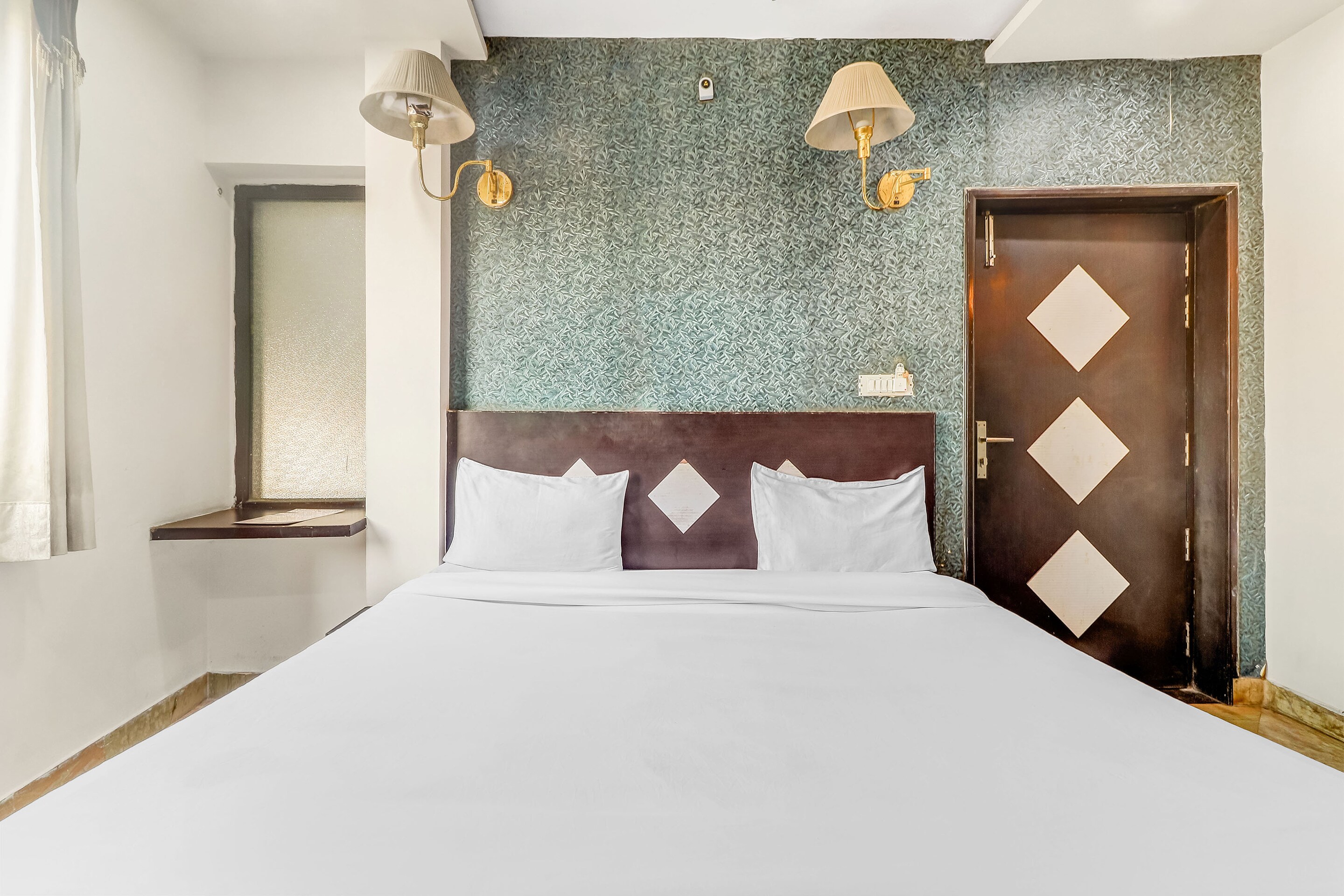 Super Hotel O Vintage House - Tap to explore photos