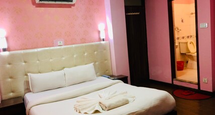 Backyard Hotel Room Type - Standard Double or Twin Room