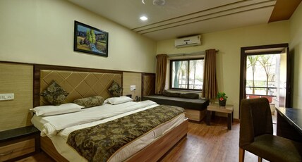 Hotel Savera Palace Room Type - Deluxe Room