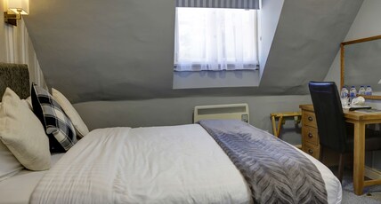 Normanton Park Hotel, Sure Hotel Collection by Best Western Room Type - 1 Double Bed, Non-Smoking, Garden View