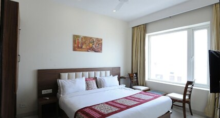 hotel pegaam Room Type - Deluxe Room