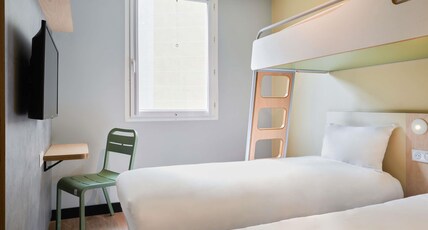 ibis budget Saint Maurice Room Type - ROOM - with one large bed and one bunk bed