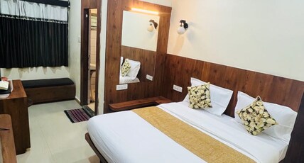 Hotel Radhika Palace Room Type - Deluxe A/c Room