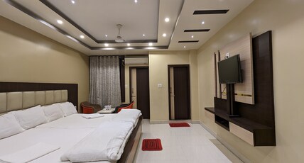Hotel Binapani Deluxe 1 Room Type - PREMIUM ROOM AC