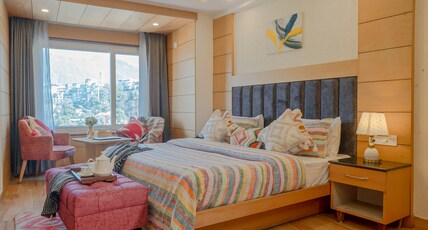 Perfectstayz Premium Mall Road Room Type - Junior Suite with Valley View and room heater Perfectstayz Premium Mall Road Room Type - Junior Suite with Valley View and room heater