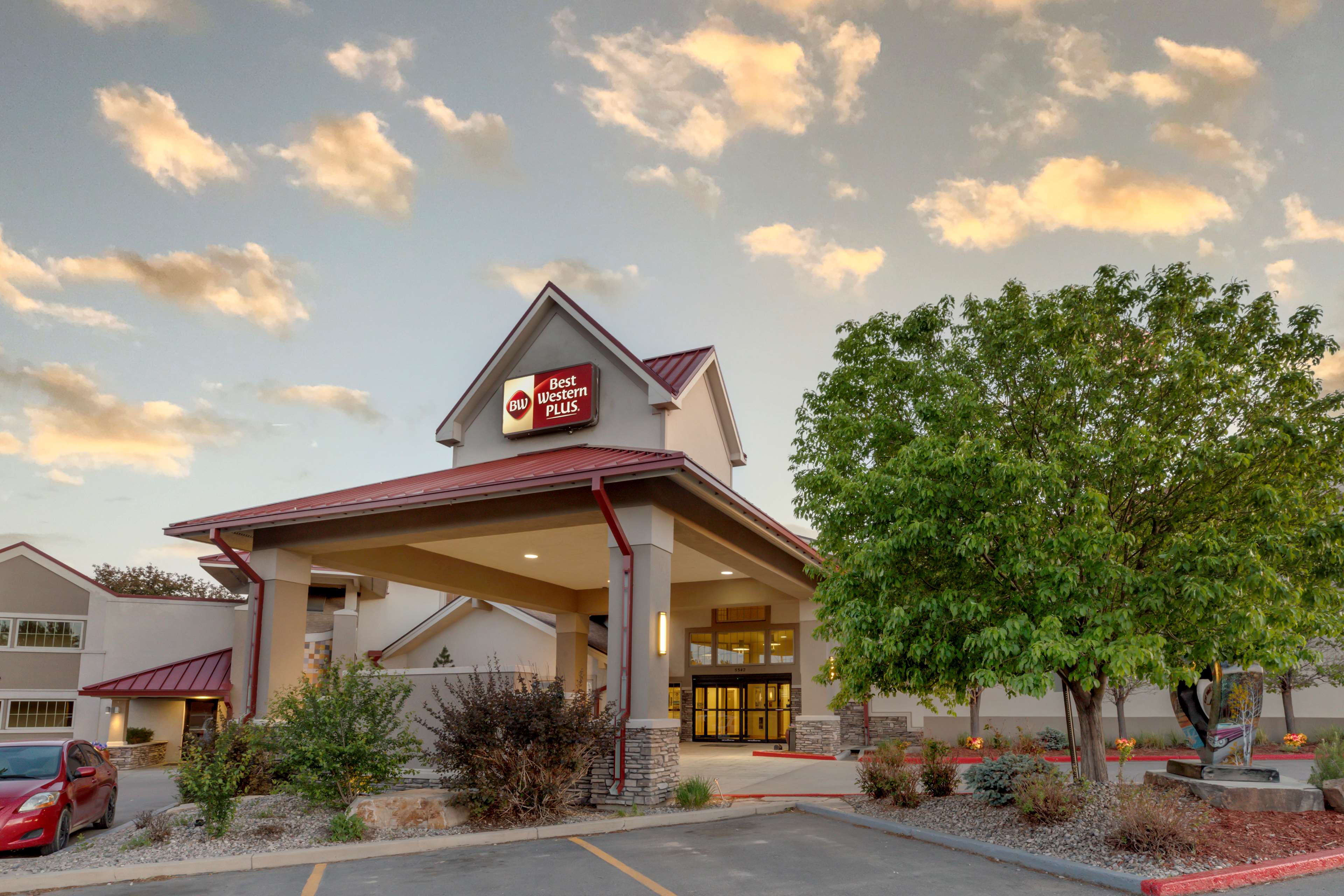 Best Western Plus Loveland Inn - Tap to explore photos
