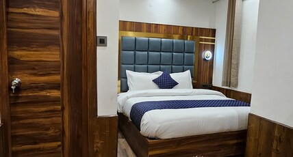 Mountain Zest -Shimla Royale Room Type - Standard Queen Room