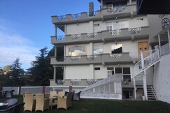 Whispering Pines Resort Mukteshwar