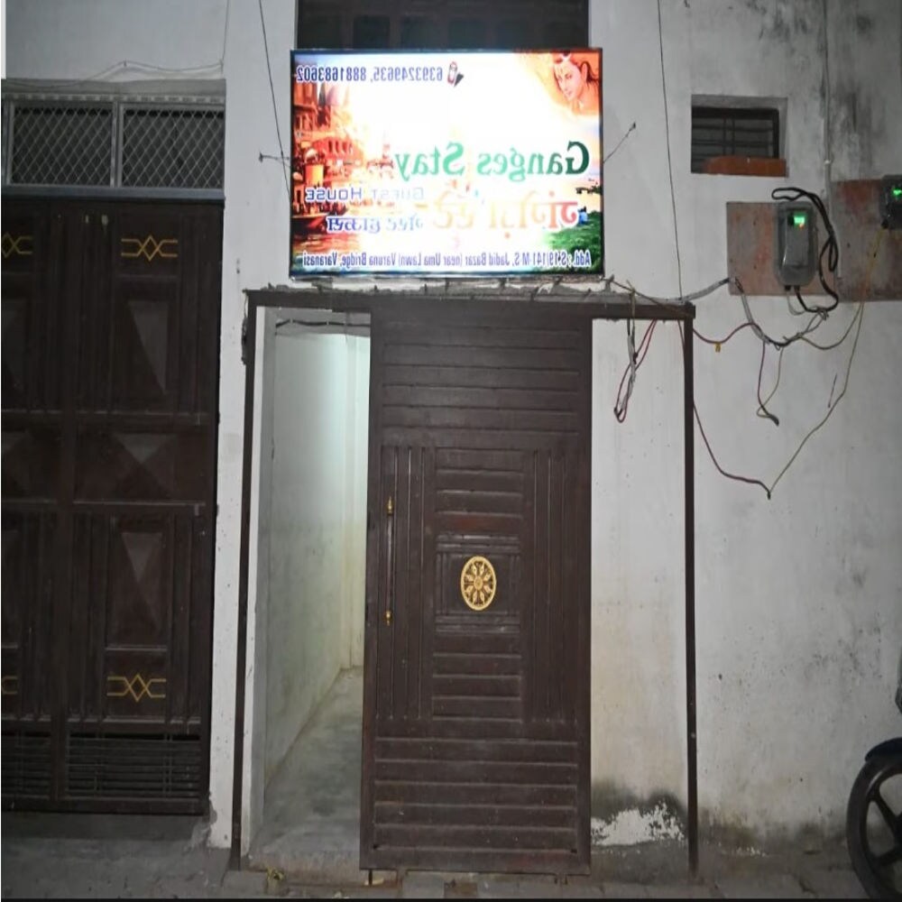 Ganges Stay - Tap to explore photos