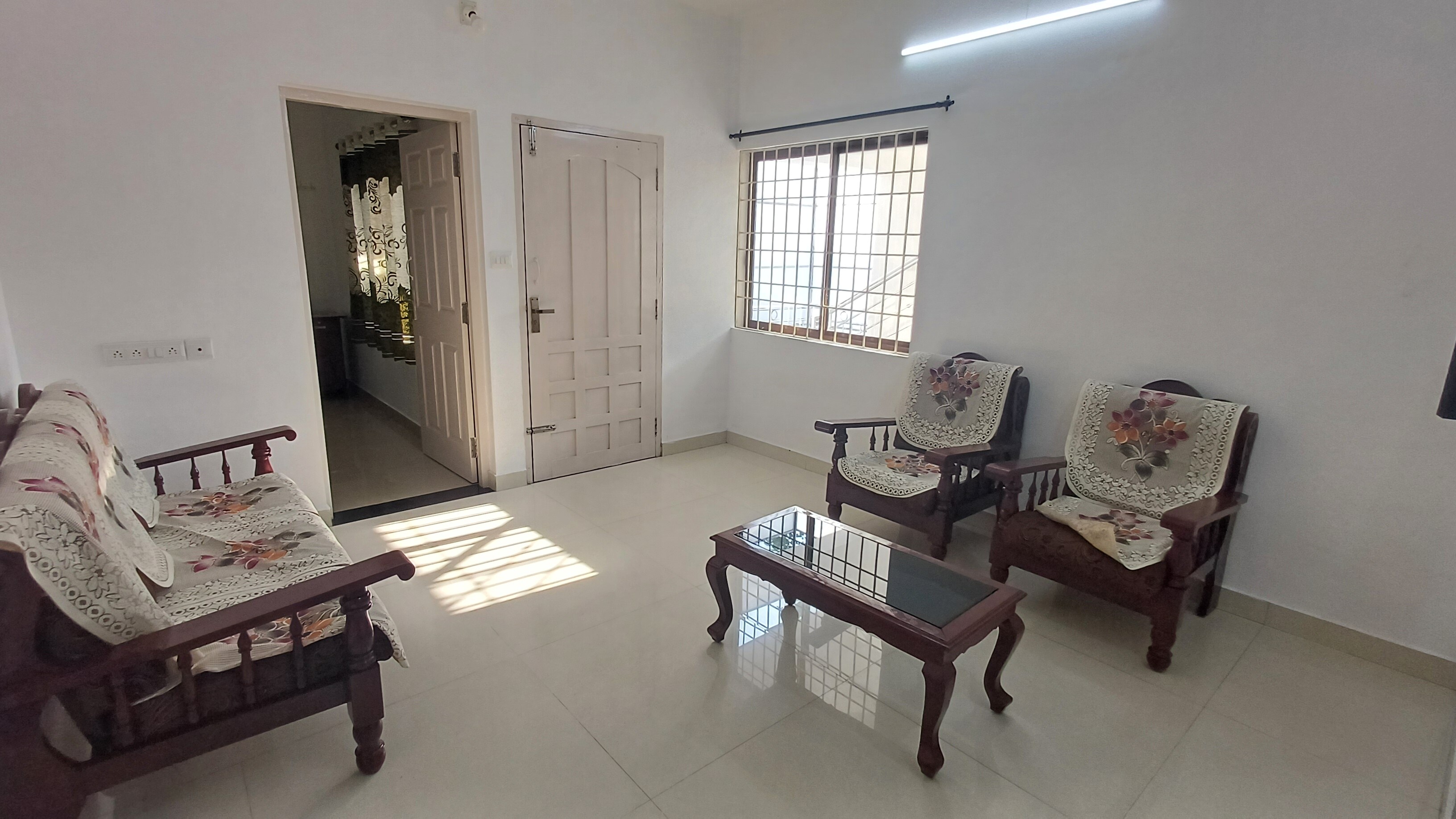 Dream Land - Elegant Rooms in a Serviced Apartment - Tap to explore photos