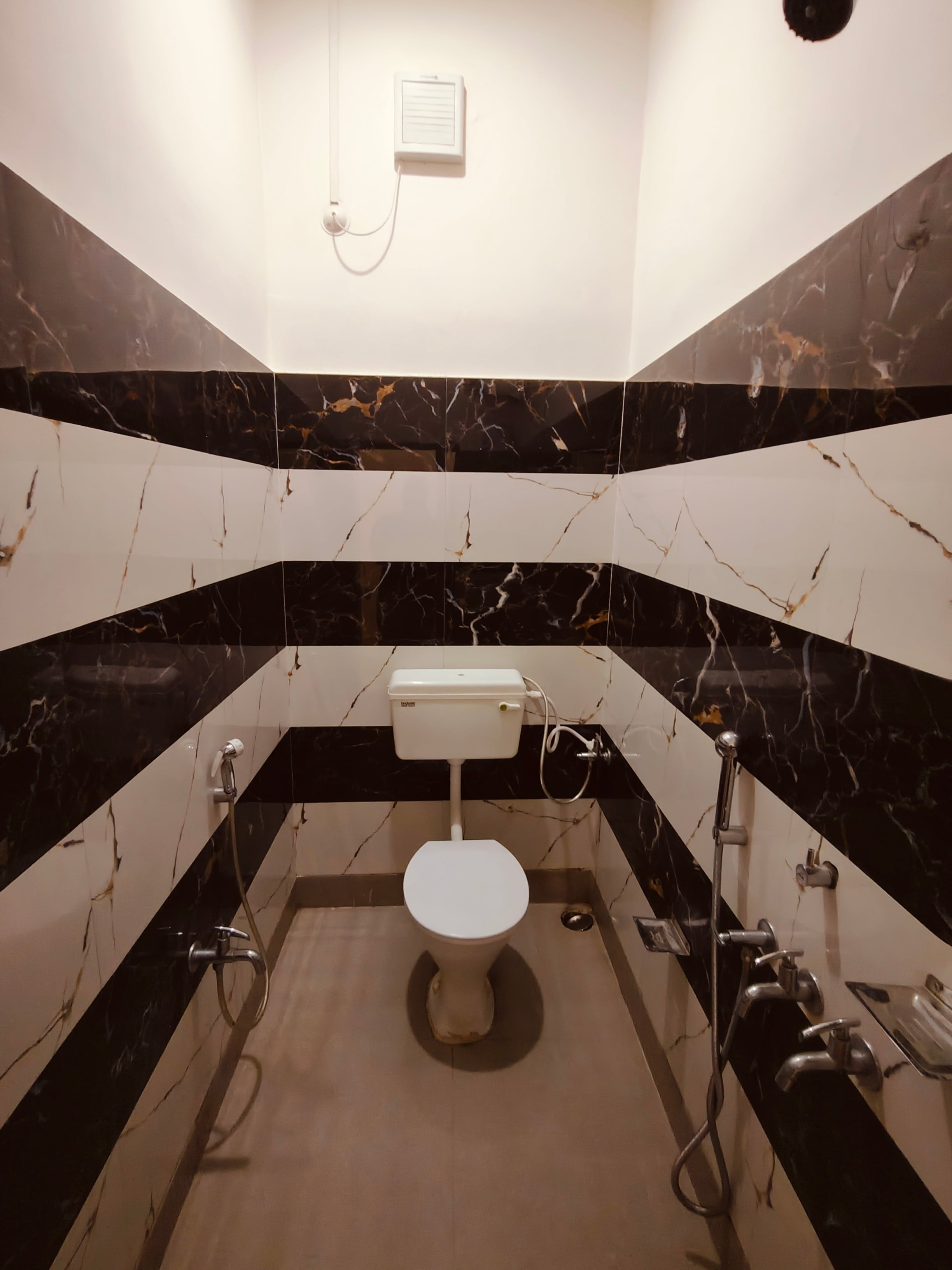 SHREE BALAJI GUESTHOUSE - Tap to explore photos