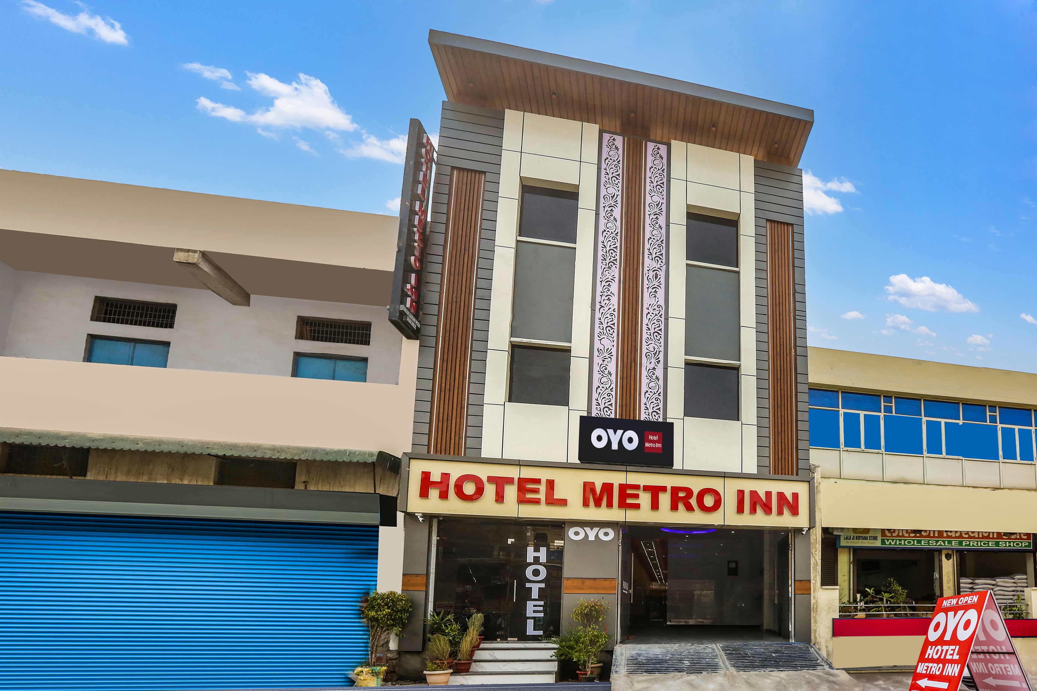 Super Hotel O Metro Inn - Tap to explore photos