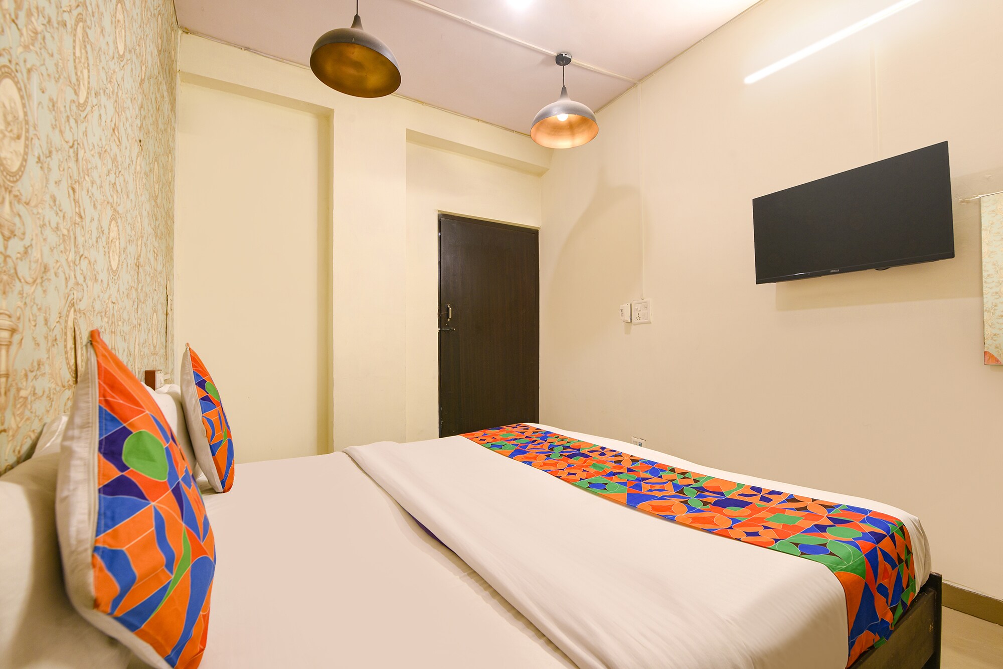 FabHotel Mohan Villa - Tap to explore photos