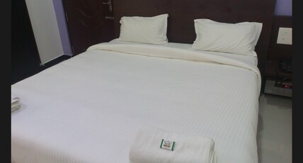 Sara Regency Room Type - Double Bed Deluxe.