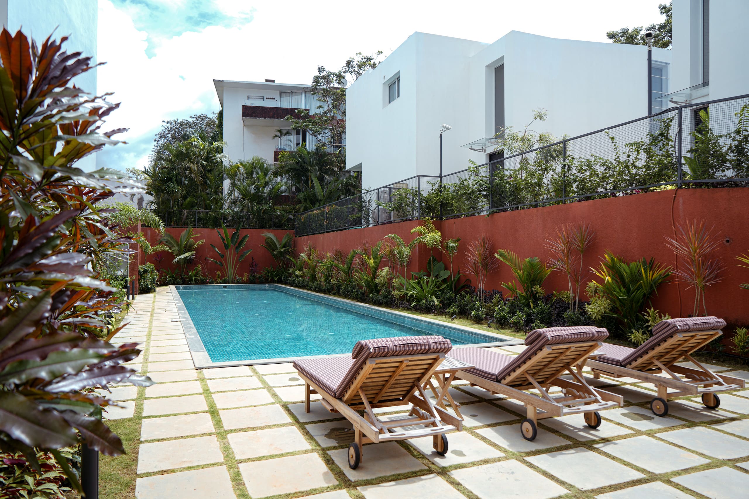 ElVolar Elegant 2BHK Holiday Home (101) - Tap to explore photos