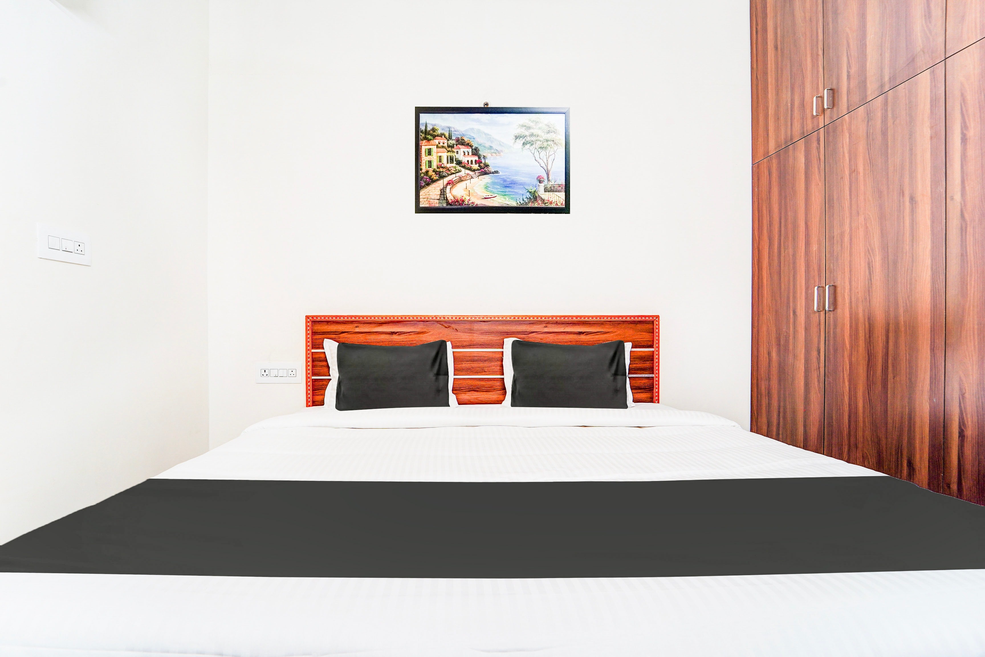 Super Hotel O Aarapalayam - Tap to explore photos