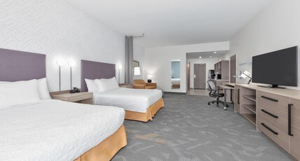Home2 Suites by Hilton Paris Room Type - 2 QUEEN ACC TUB STUDIO STE