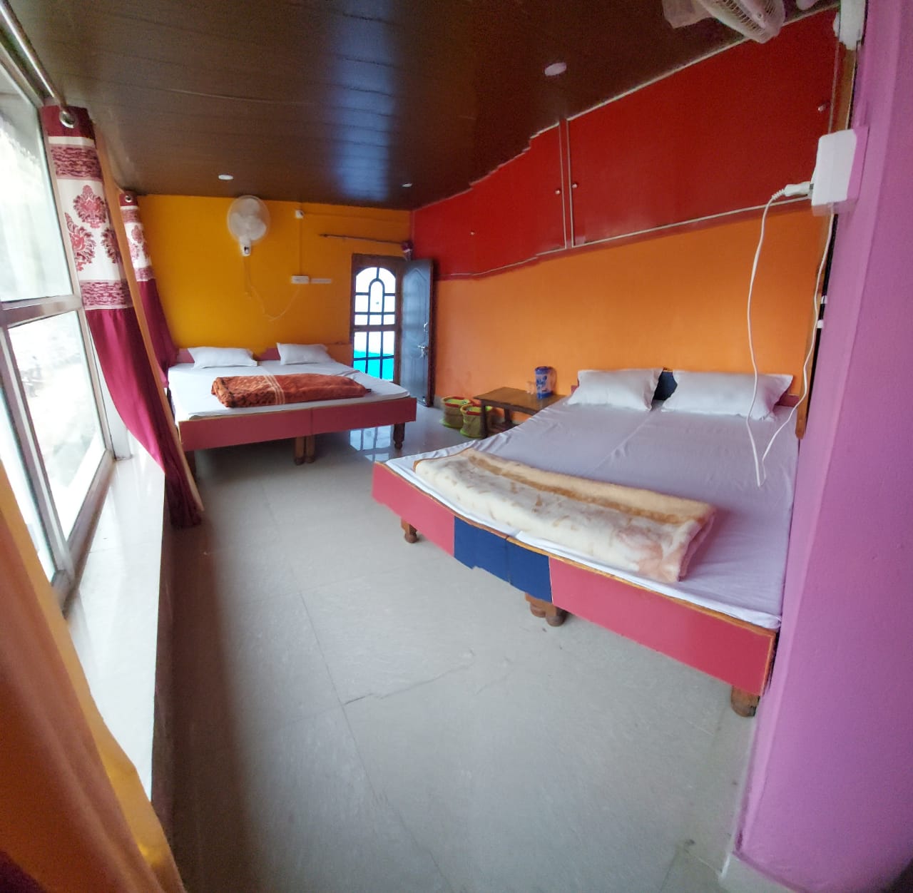 Homestay Near Kashi Vishwanath Temple - Tap to explore photos