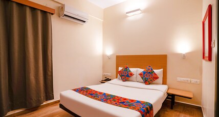 Via Royal Sterling Room Type - Deluxe Room
