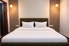 Modern Studio Room with Kitchen near Sec 62 Noida