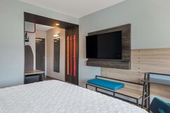 Tru by Hilton Greensboro