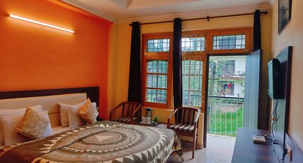 Ishwar Guest House Room Type - Deluxe Room