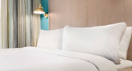 EMBASSY SUITES BY HILTON BOULDER Room Type - 1 KING BED - STUDIO SUITE