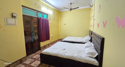 Ballia Guest House Room Type - four bedded room Non A.C for four person