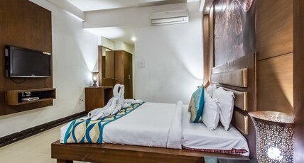 Hotel Namaskar Residency Near Golden Temple Room Type - Royal King Room