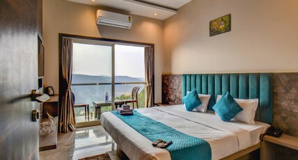 Hotel Holiday Plus Room Type - Deluxe Valley View Room with Balcony