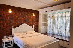 Tentgram Brick House