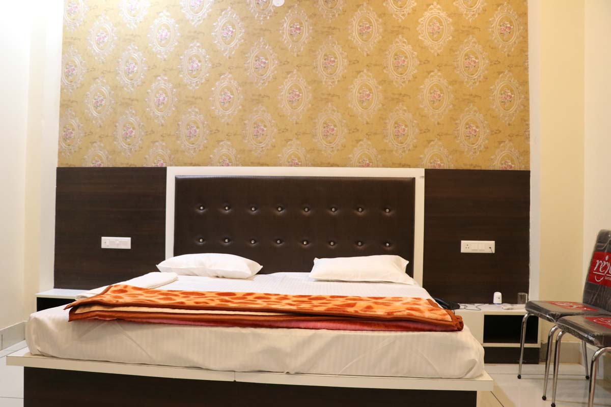 Yash Hotel and Restaurant - Tap to explore photos