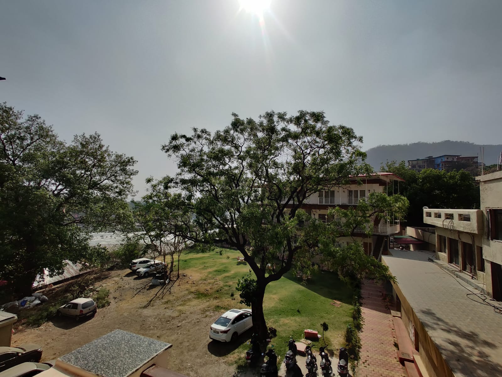 Hotel Devaaya Palace @ Laxman Jhula - Tap to explore photos